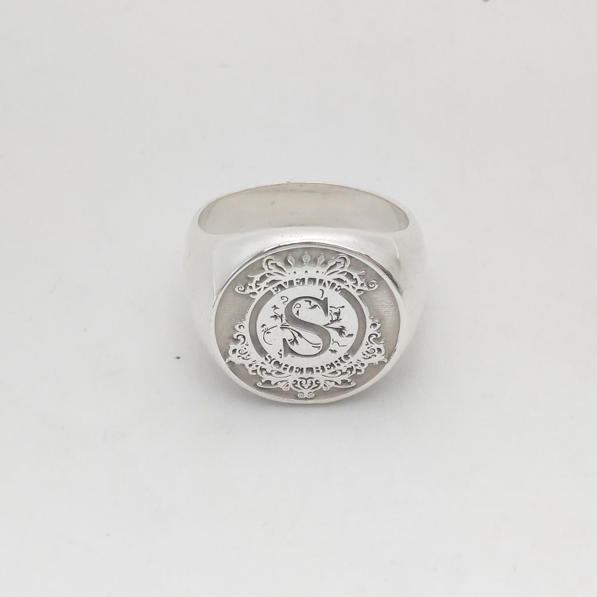 Custom Engraved 17mm Round Top - Initial Ring Custom のレビューと価格