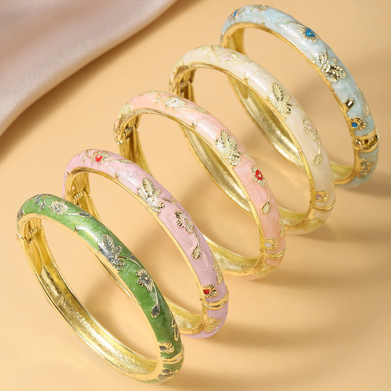 FTCY 5PCS Fine Small Flower Cl - Coordinates Bracelet のレビューと価格