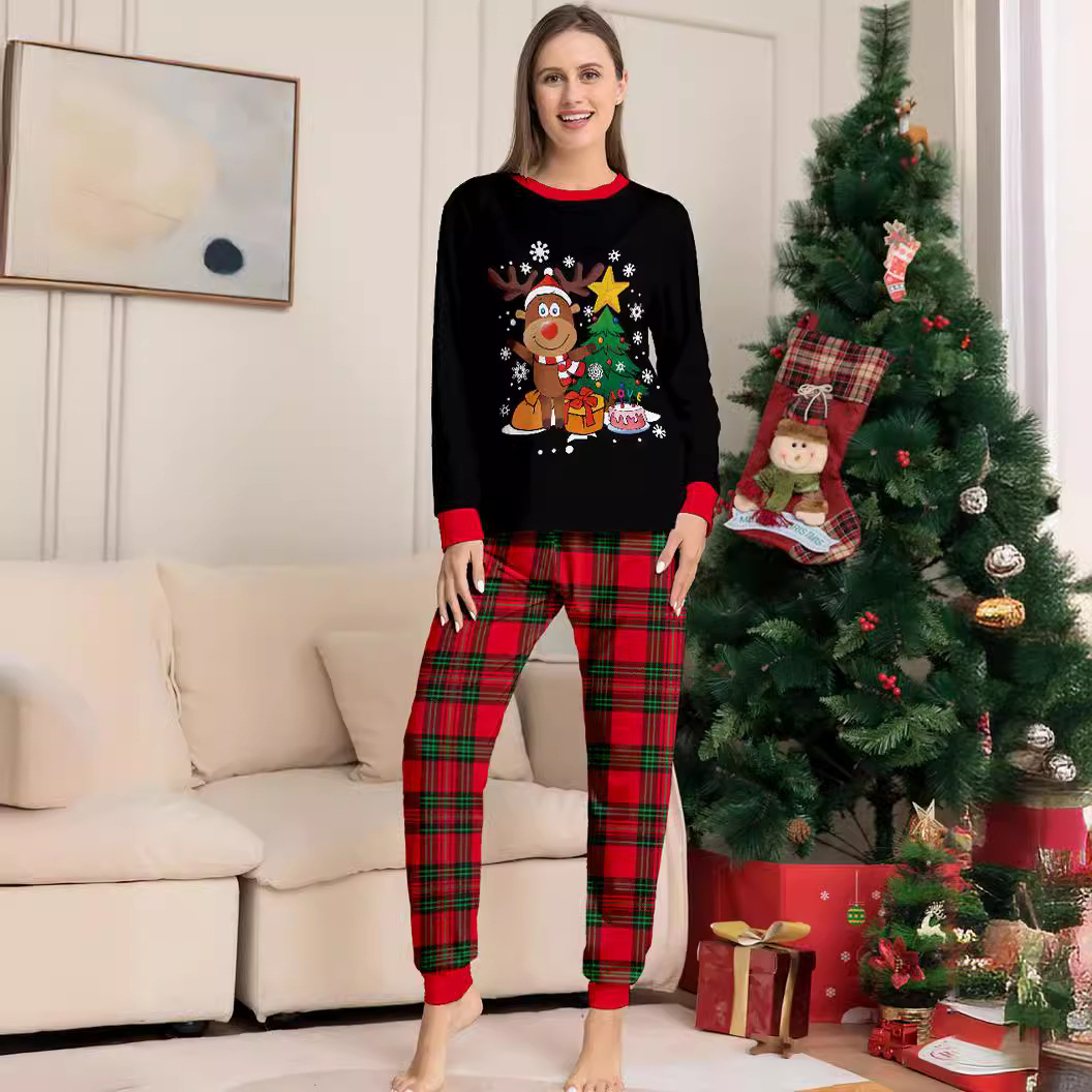 Autumn and winter cartoon elk  - Family Tree Print のレビューと価格