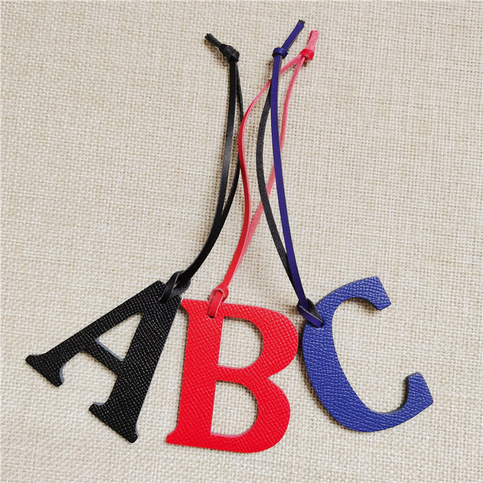 English Letter A B C D E F G A - Monogram Keychain Leather のレビューと価格