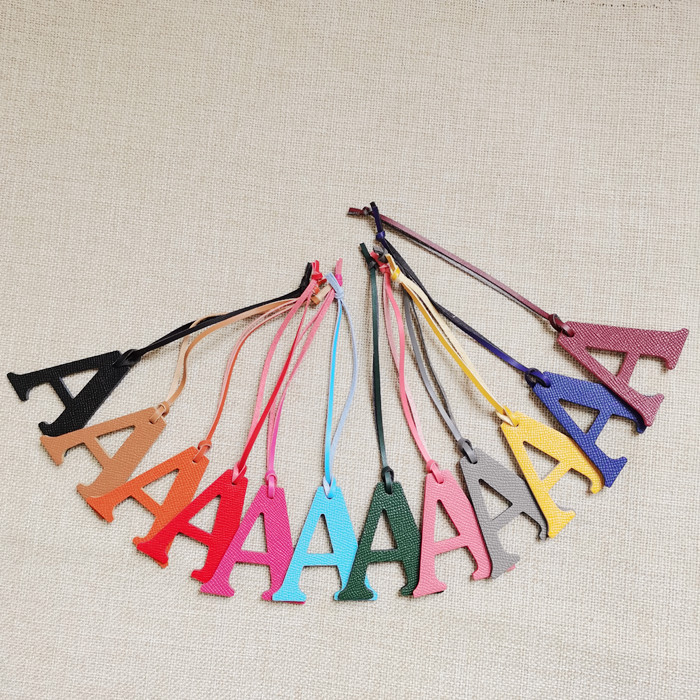English Letter A B C D E F G A - Monogram Keychain Leather のレビューと価格