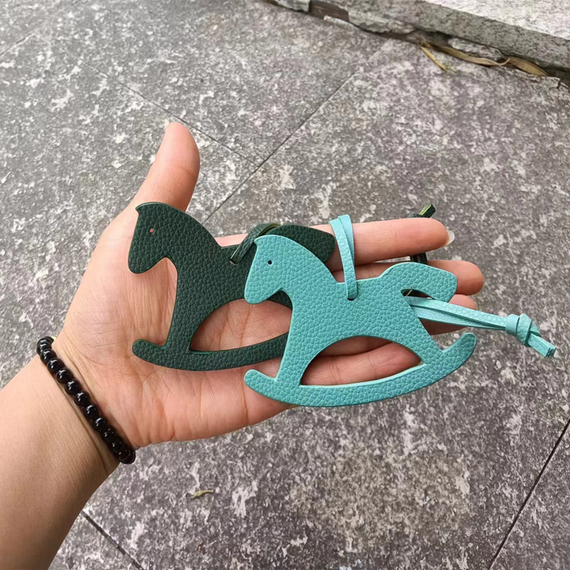 Custom Initial Fashion Horse B - Monogram Keychain Leather のレビューと価格